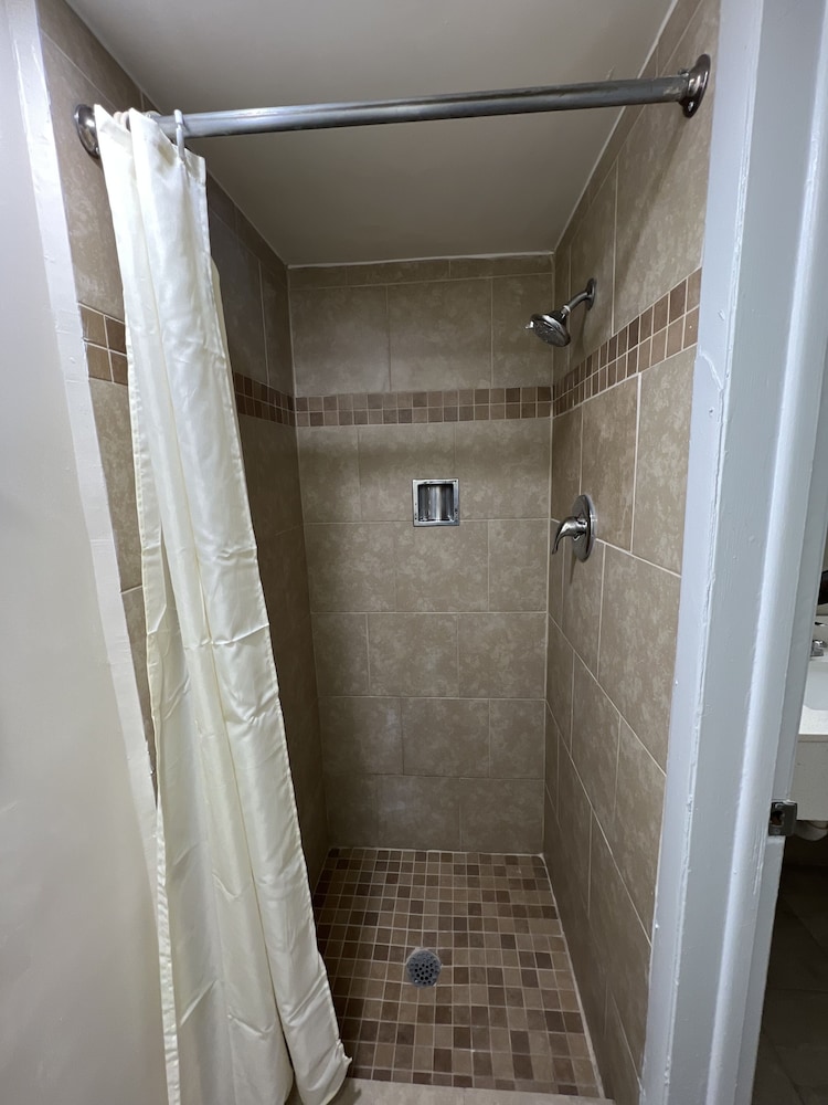 James River Inn & Suites - photo 22