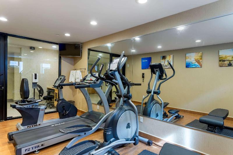 Comfort Inn Brooklyn - photo 40