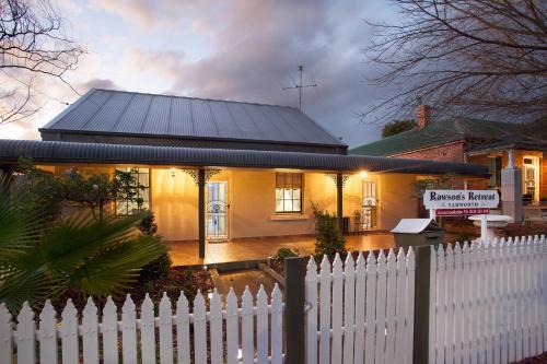 Rawson's Retreat Five Bedroom Home Walk CBD Includes Breakfast — 4-Star Luxury Hotel in Tamworth, Australia