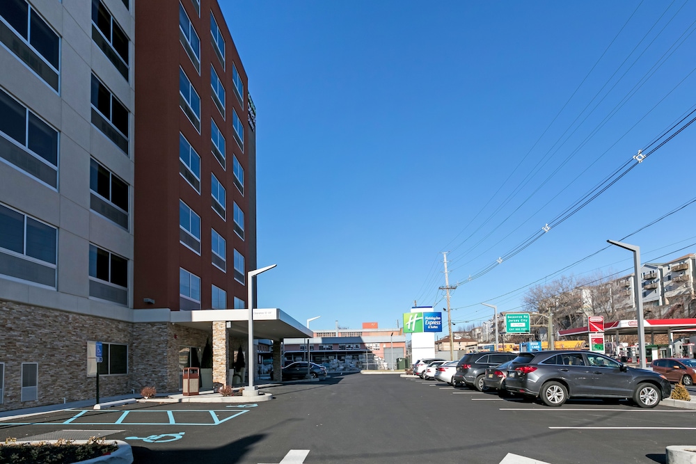 Holiday Inn Express & Suites Jersey City North Hoboken by IHG - featured photo