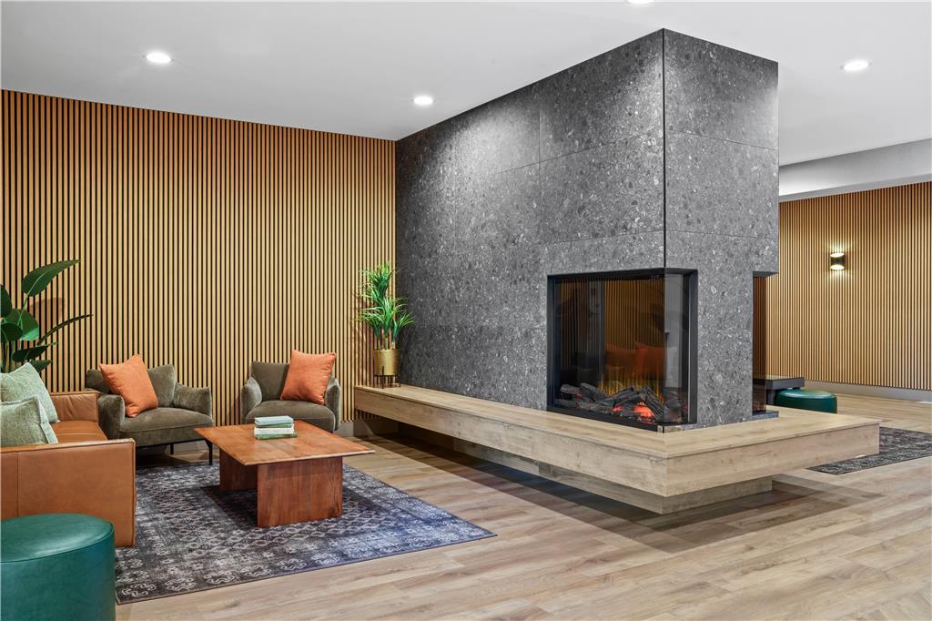 Ramada by Wyndham Drumheller Hotel & Suites — Three Hills — photo 5