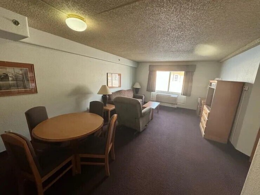 Fossil Creek Hotel And Suites - photo 14