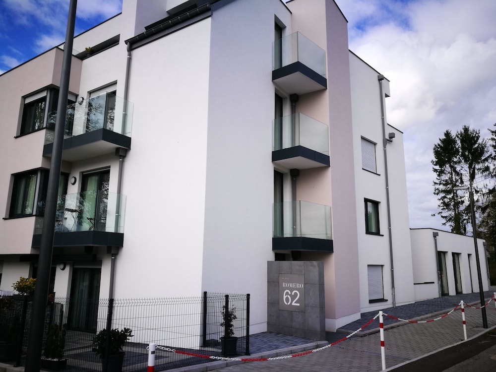 Raya Wealth Hotel — hotel in Shishi