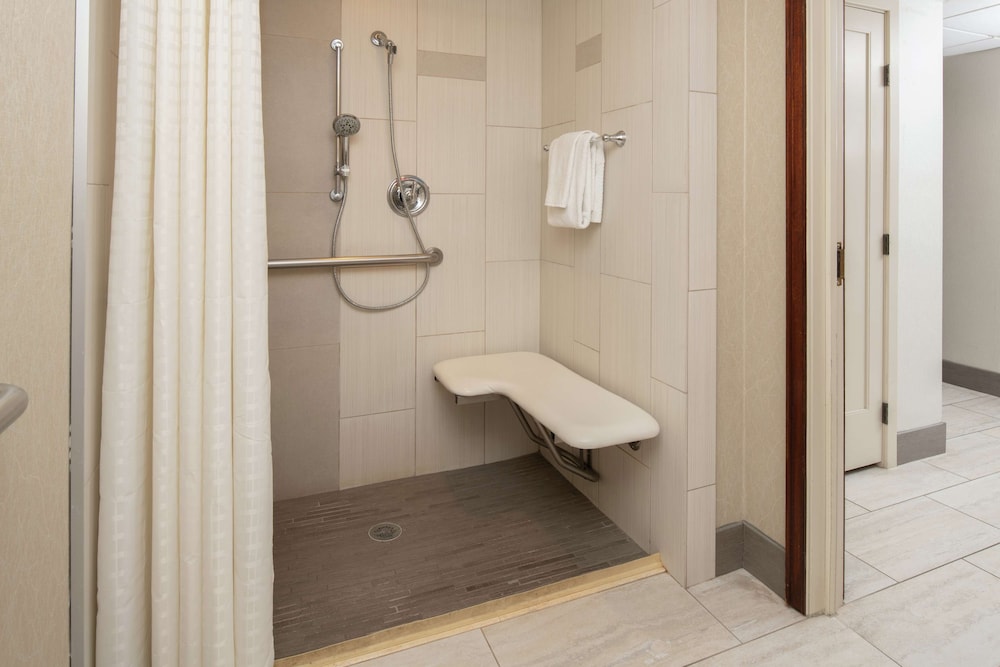 Hilton Bellevue - photo 35