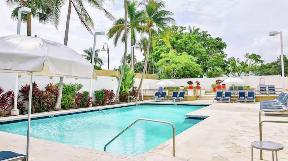 GalleryOne Doubletree Hilton GC Turtle Cove in Fort Lauderdale, United States