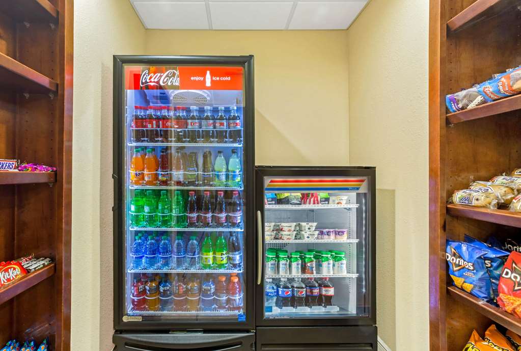 La Quinta Inn & Suites by Wyndham Mobile Satsuma Saraland - photo 36