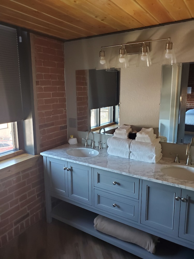 The Hotel Sturgis - photo 52