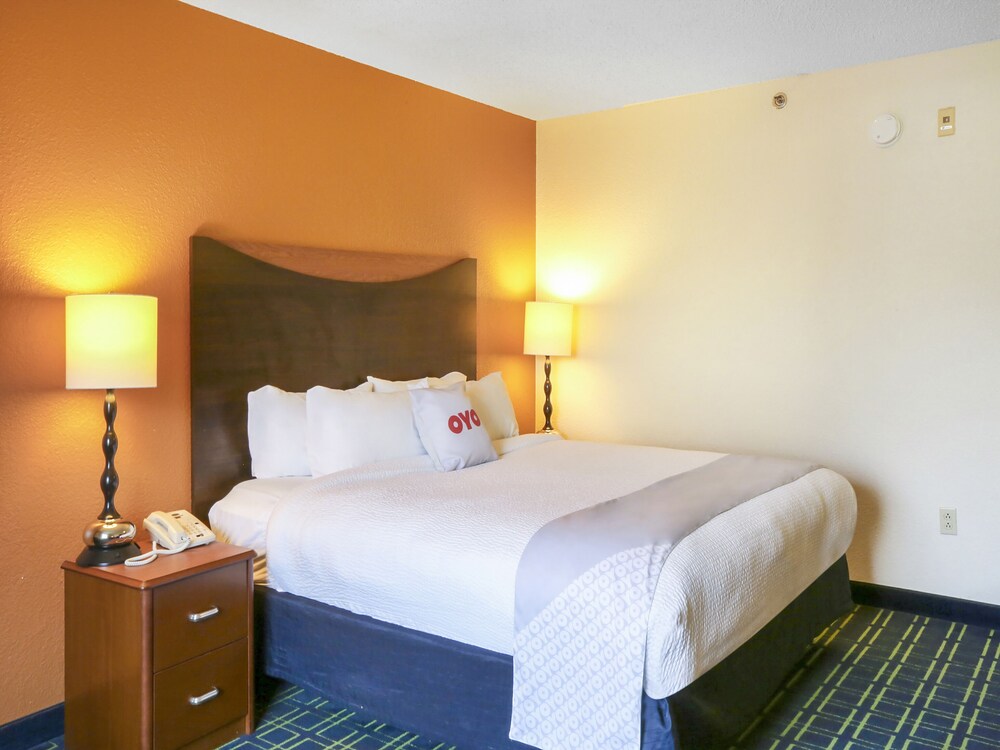 Quality Inn & Suites Jackson - carbon neutral hotel in Jackson