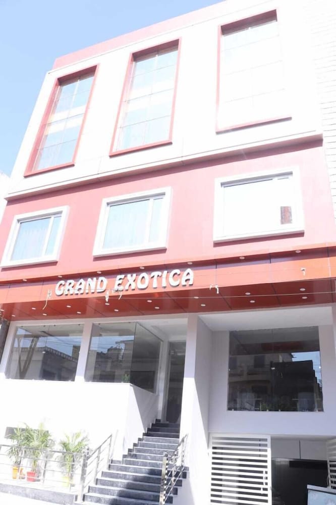 Hotel Grand Exotica in Haridwar, India