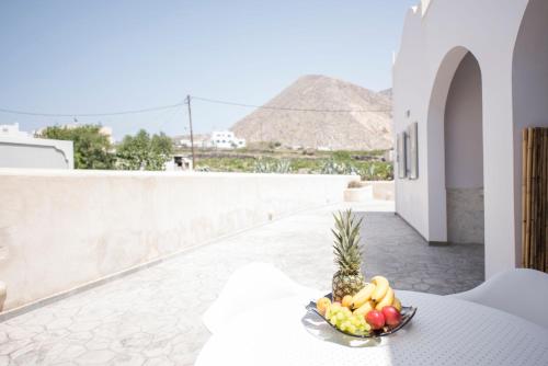 Pure and Simple Santorini — Emporio — photo 4
