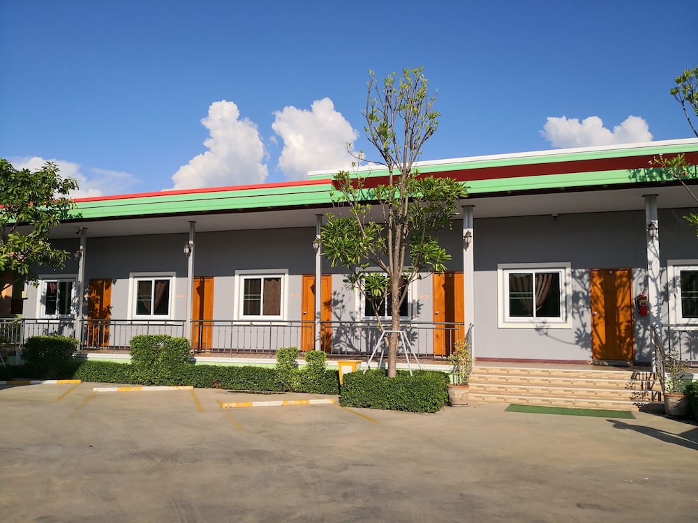 The Jum Resort — Si Thep