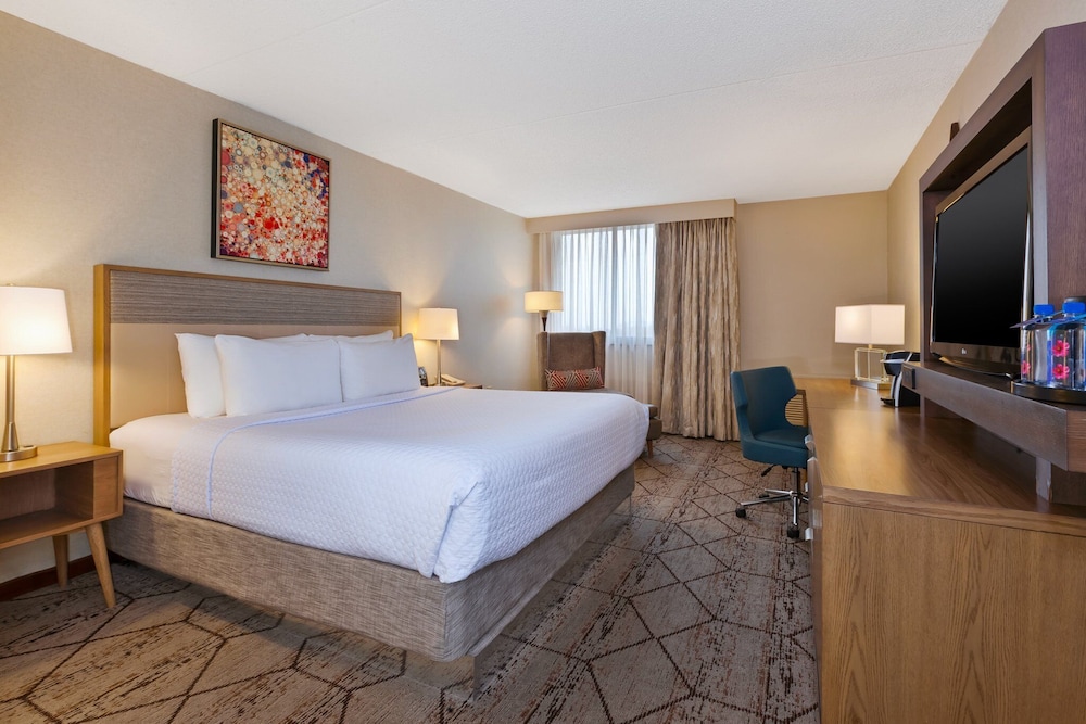 Crowne Plaza Columbus North Worthington by IHG - photo 19