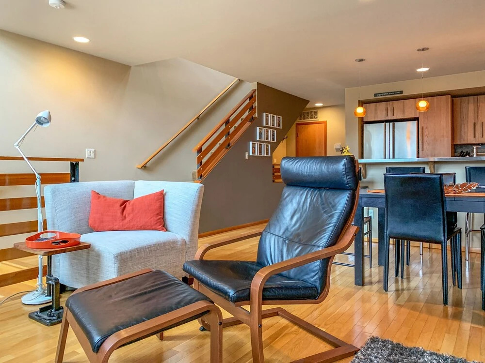 Urban Loft with BBQ on the Deck — Hood River — photo 3