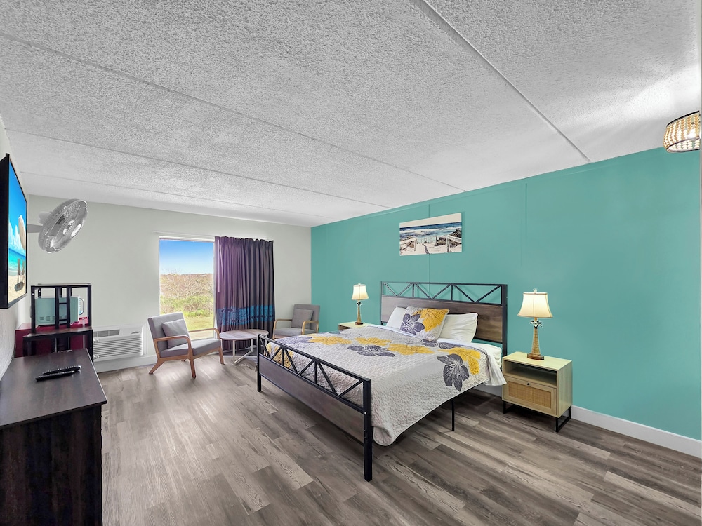 Crystal Palace Resort — hotel in Bolivar Peninsula