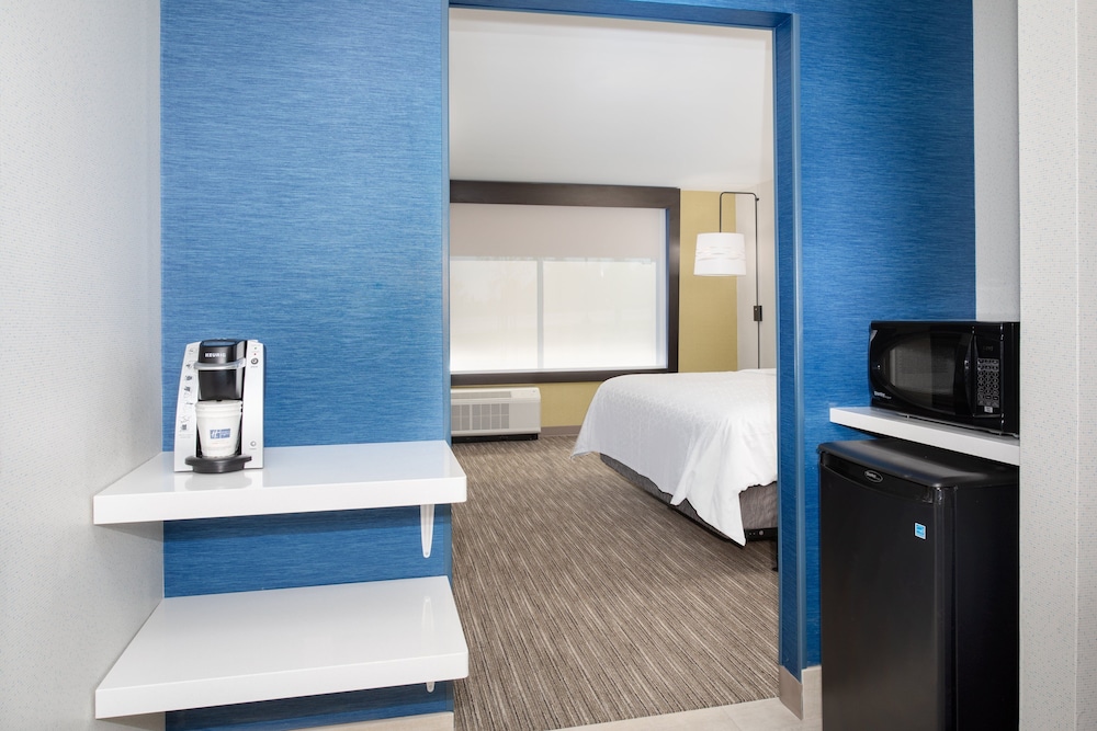 Holiday Inn Express & Suites Ely by IHG - photo 10