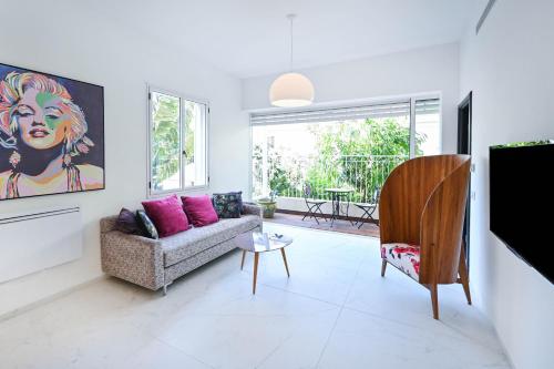 Andy Warhol by HolyGuest — 4-Star Luxury Hotel in Tel Aviv, Israel