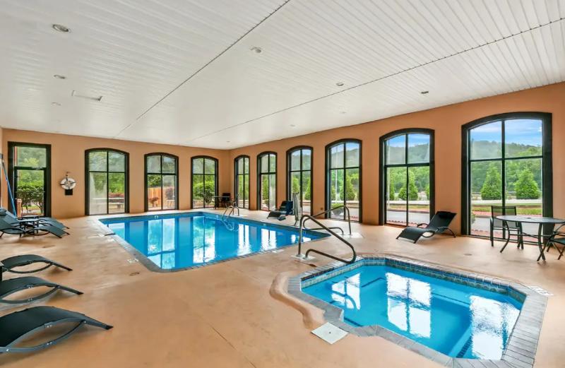 Budgetel Inn Suites Plus Helen — Gainesville
