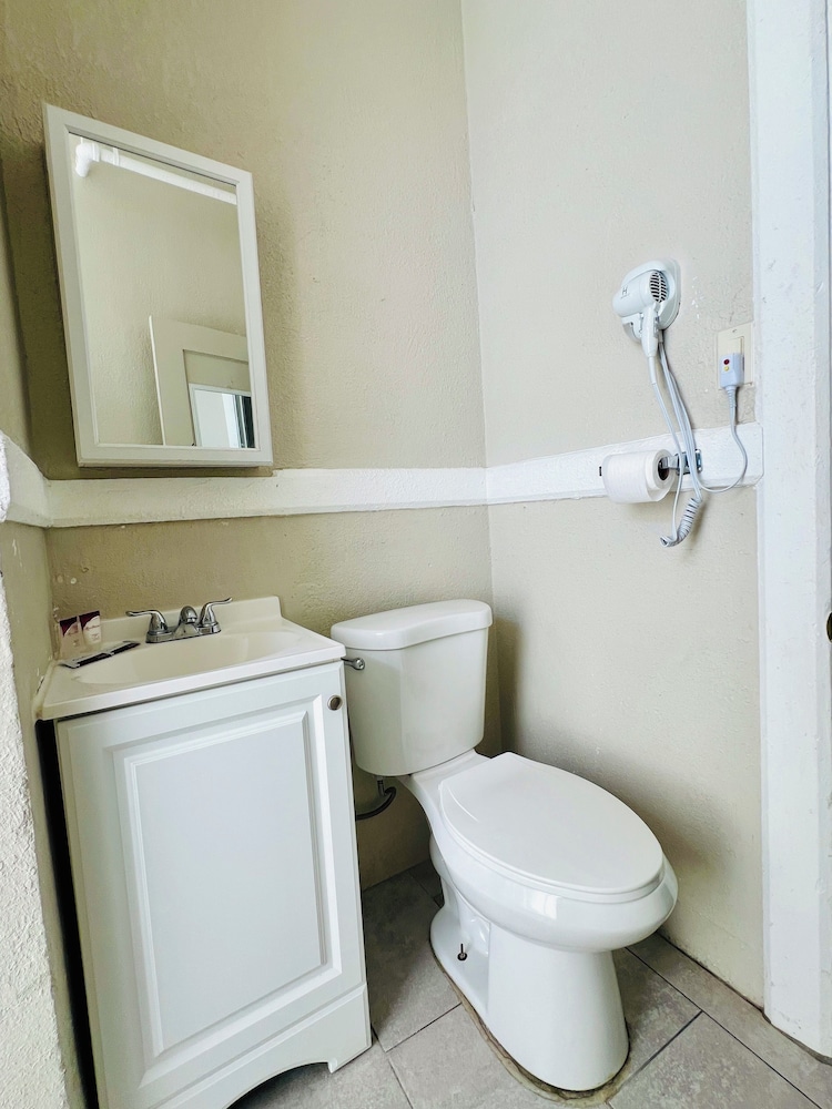 Admiral Hotel - photo 19