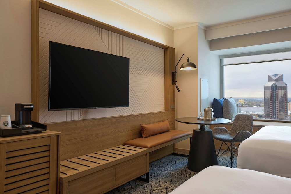 Sheraton Grand Sacramento Hotel - photo 18