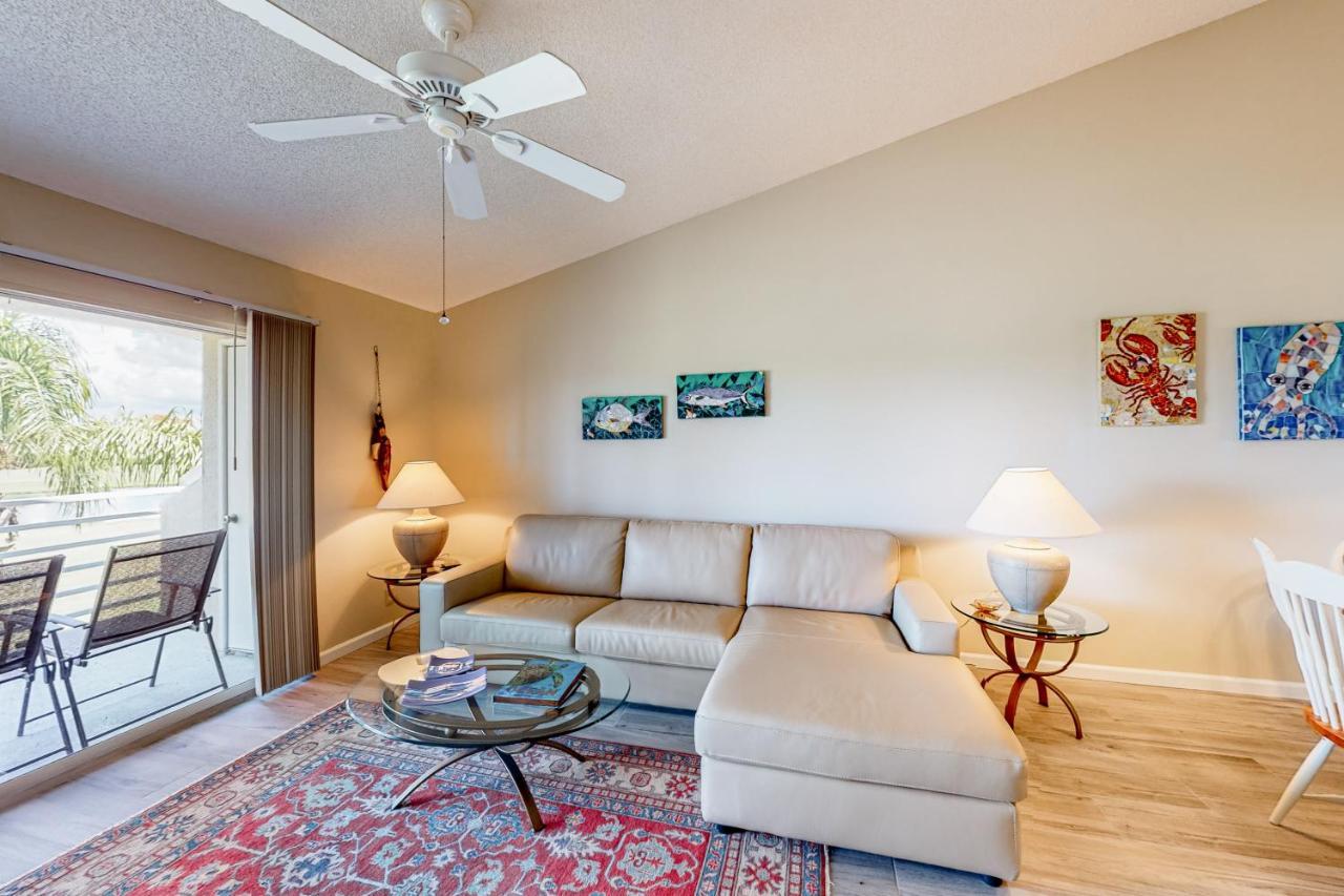 Sea and Tee in St. Petersburg, United States