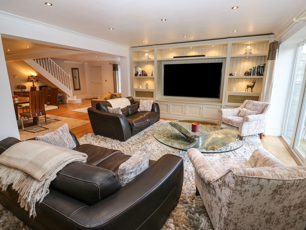 Moor View - carbon neutral hotel in Glossop