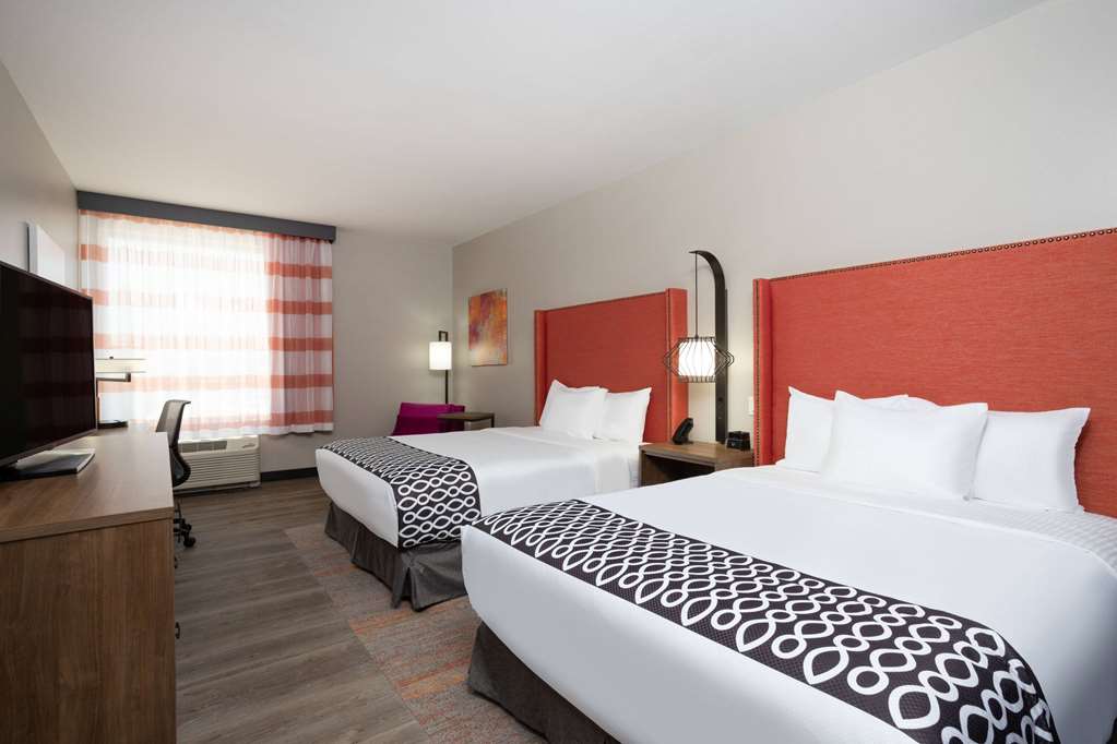 La Quinta Inn & Suites By Wyndham Pflugerville - photo 28