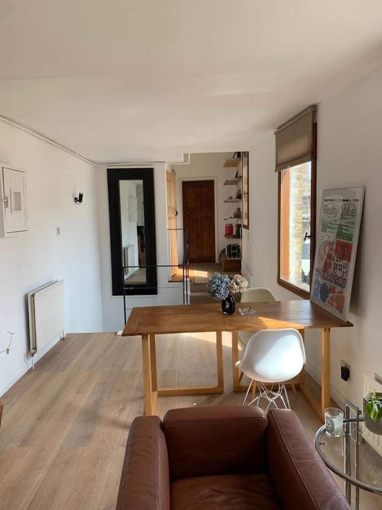 1 Bedroom 1 Bathroom walkinshower terrace — 4-Star Luxury Hotel in London, United Kingdom