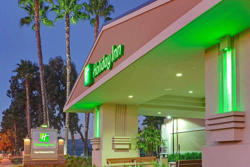 Holiday Inn Hotel & Suites Anaheim by IHG - photo 35