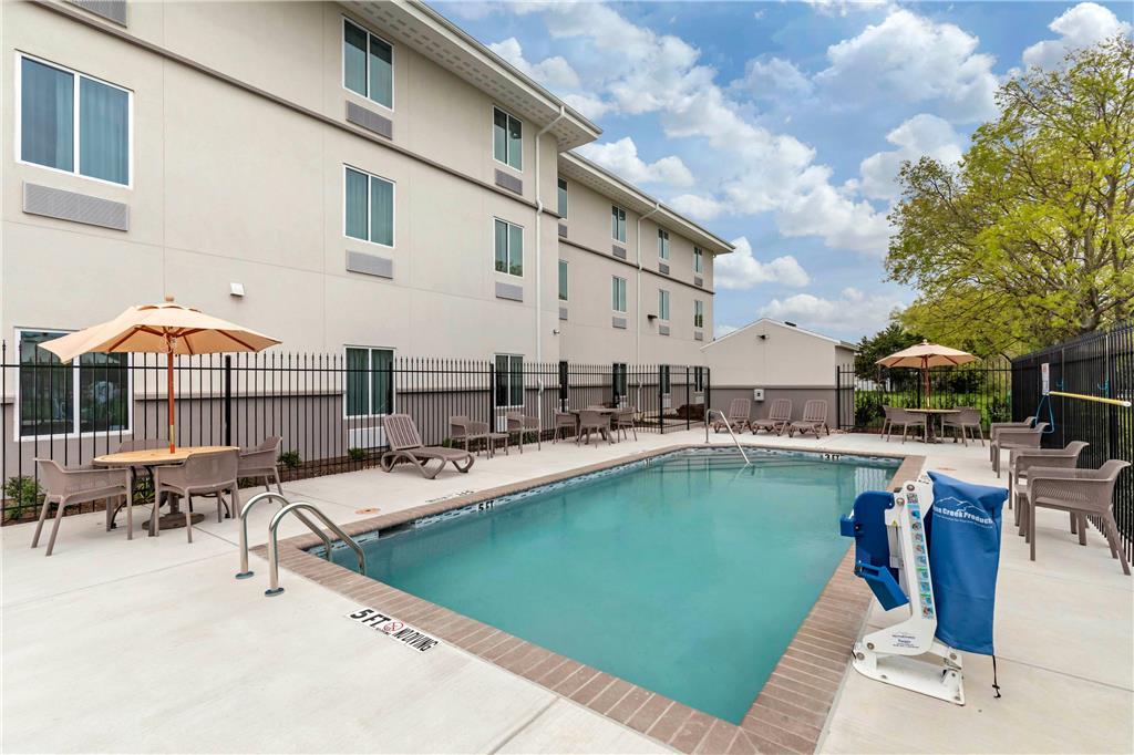 MainStay Suites Lancaster Dallas South - photo 30