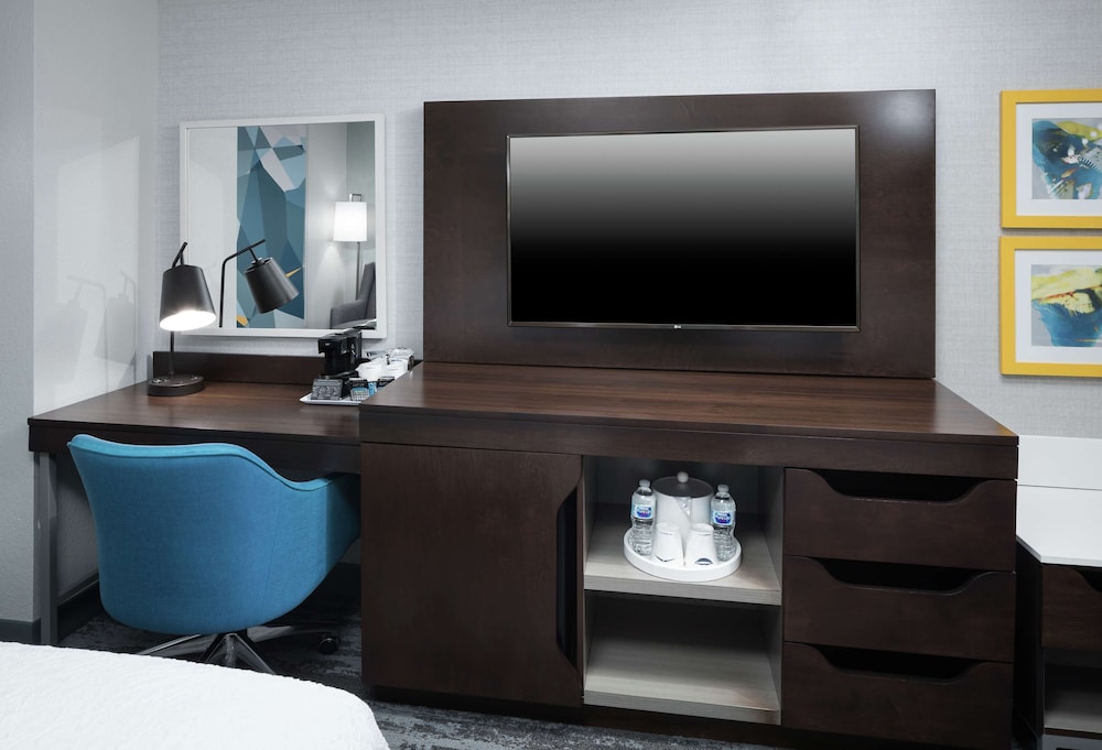 Hampton Inn & Suites Memphis Beale Street - photo 18