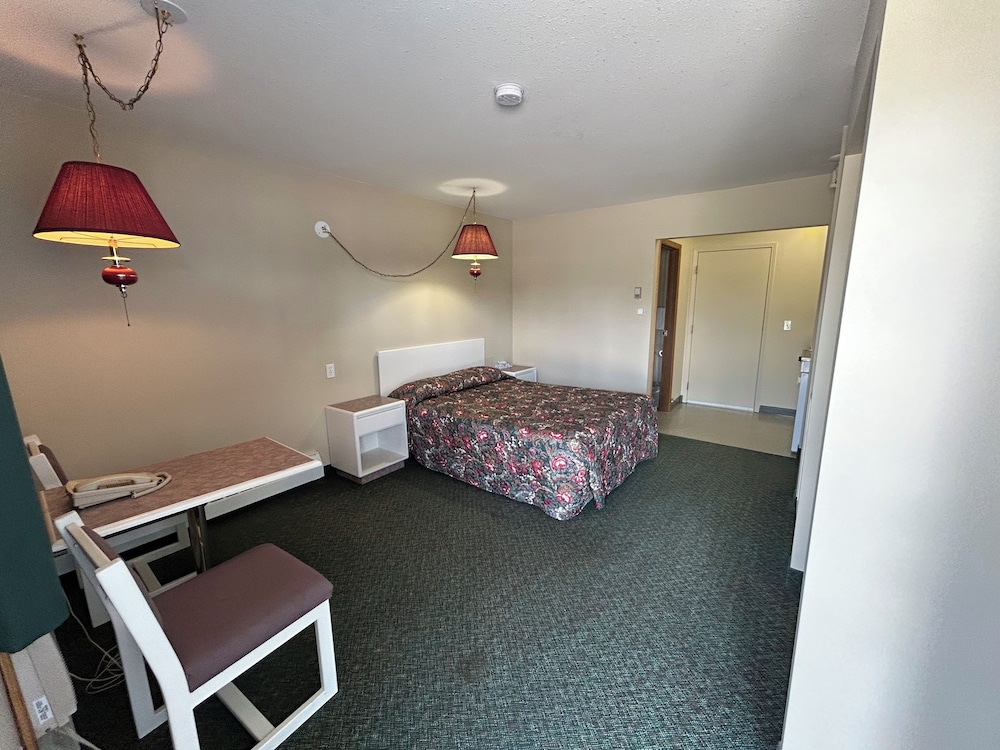 The King’s Motel — Sundre — photo 4