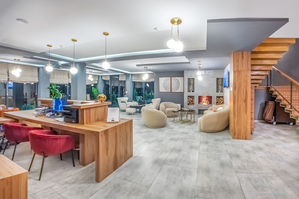 Solo Grand Boshuri Hotel — Gori — photo 3