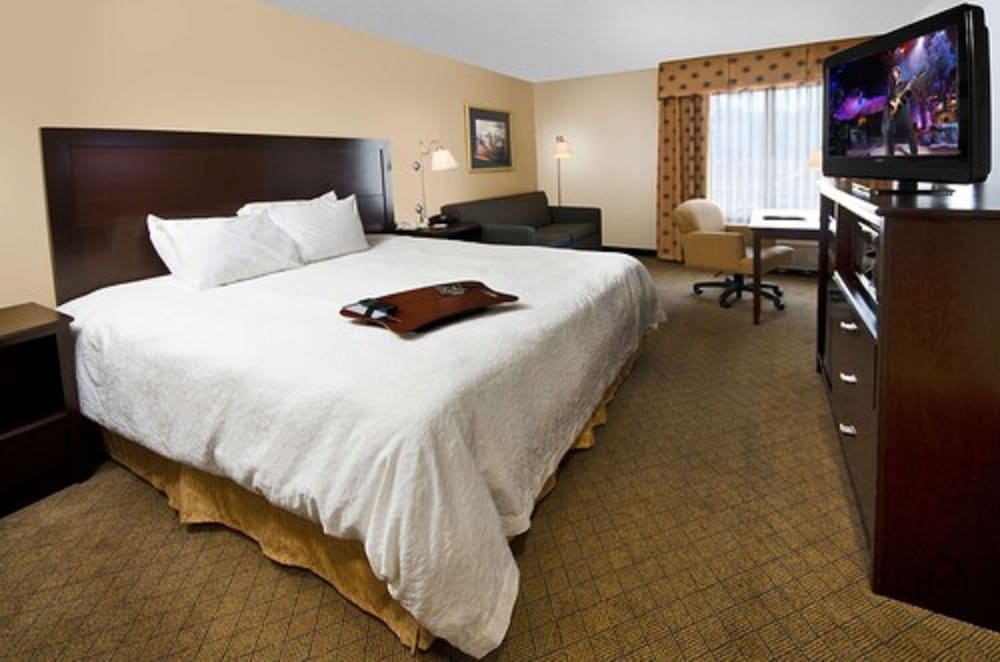 Hampton Inn Asheboro - photo 11