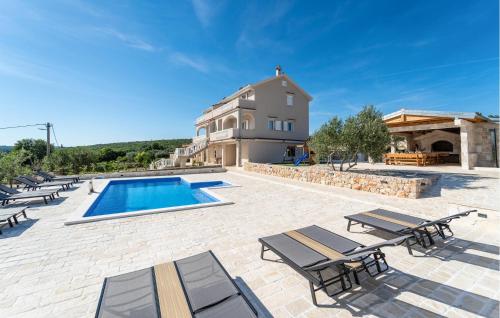 Beautiful Home In Slivnica With Wifi — 4-Star Luxury Hotel in Posedarje, Croatia