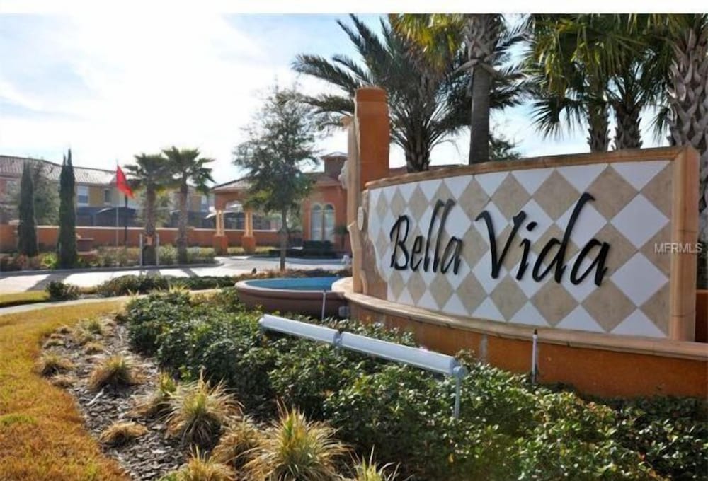 Bella Vida Resort Luxury Pool Home Game Room View - photo 40