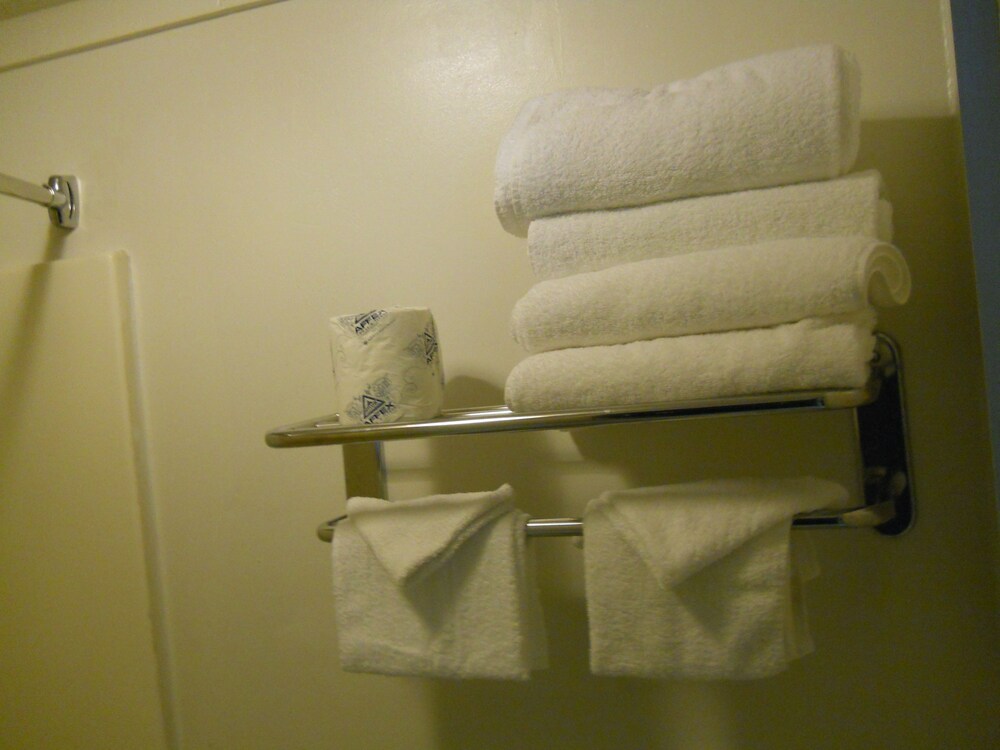 Value Inn Milwaukee Airport South - photo 20