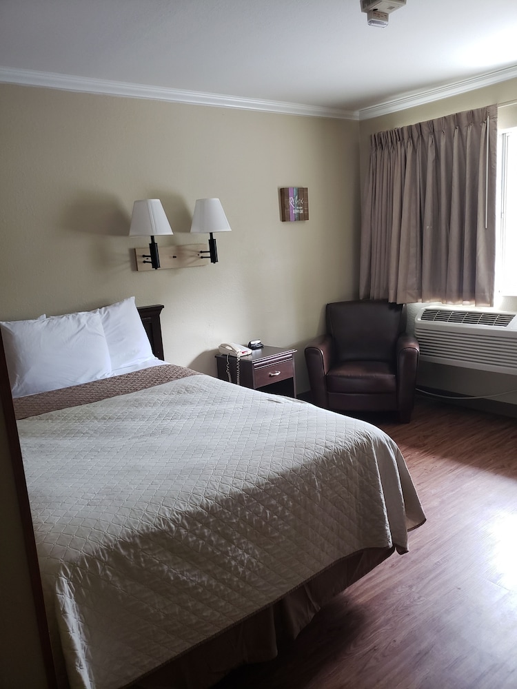 Capital O Hotel Richmond Hill Savannah area I 95 - photo 23