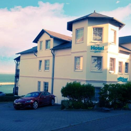 Hotel Waterkant - carbon neutral hotel in Sassnitz