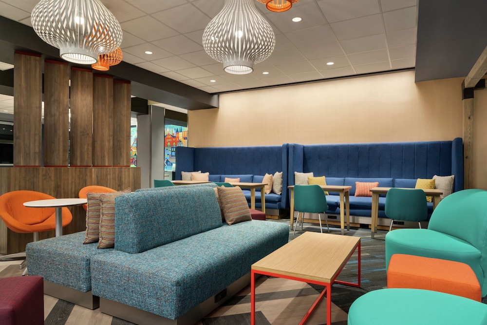 Tru by Hilton York - photo 2