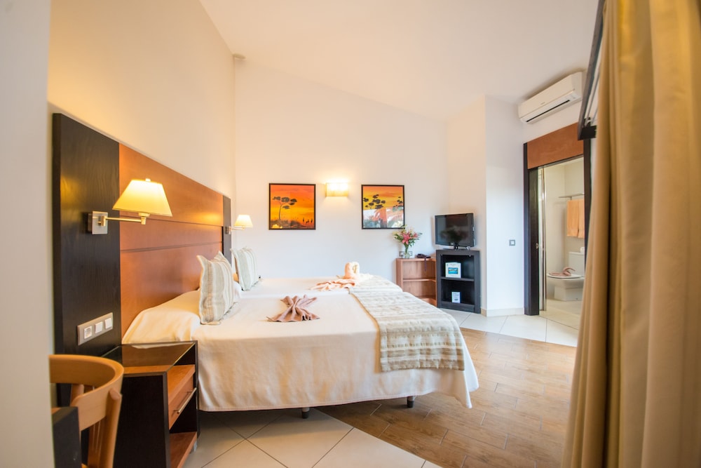 HL Miraflor Suites Hotel — Playa Del Ingles — photo 4