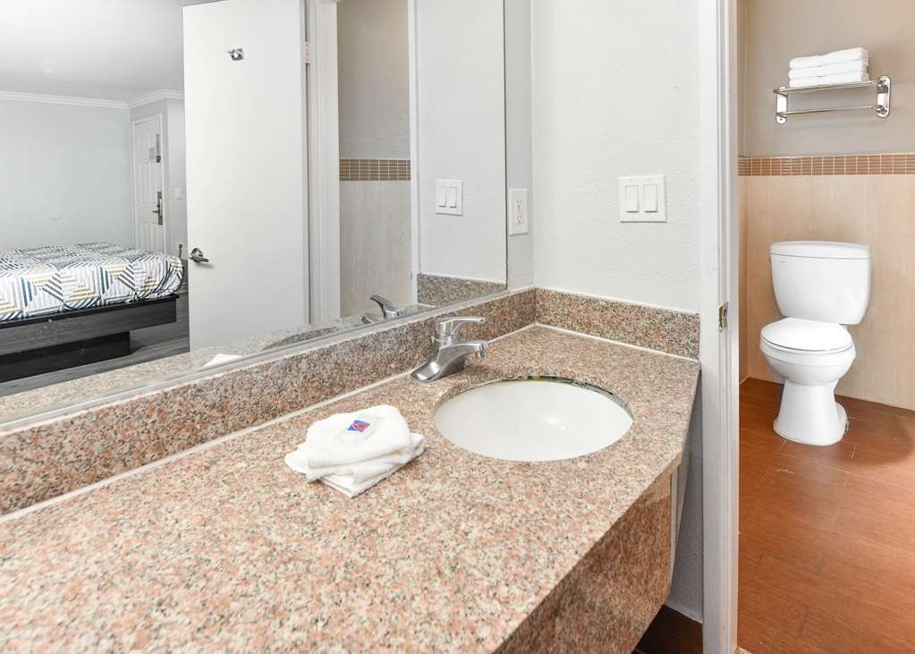 Motel 6 Anaheim CA Convention Center - photo 31
