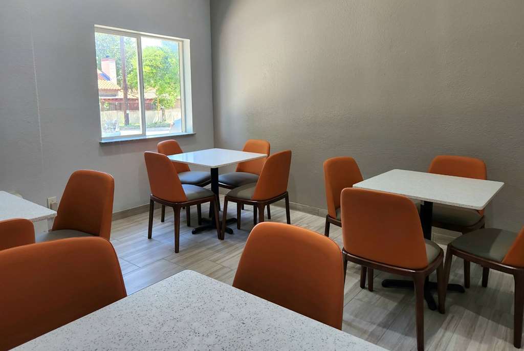 Baymont by Wyndham San Antonio Airport - photo 18