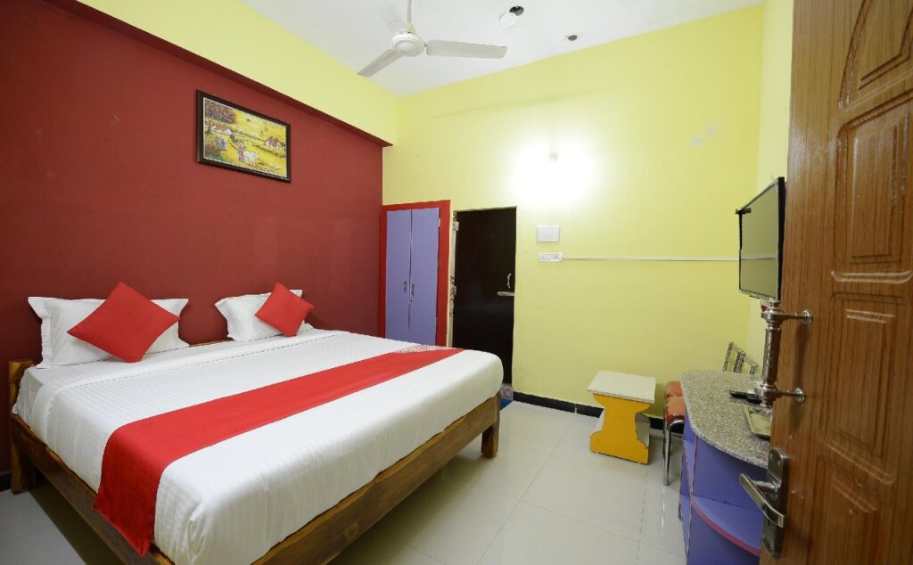 Sp Highway Inn By Oyo Rooms — Vellore