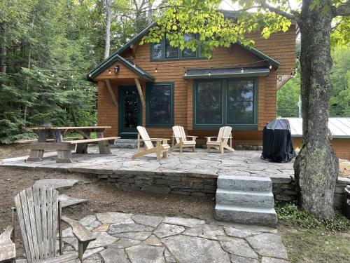 Great Pond House — 4-Star Luxury Hotel in Belgrade, United States