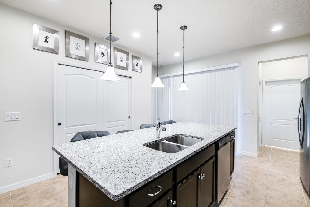 5 Bedrooms55 Bathroomswindsor Westside 1836Gd - photo 15