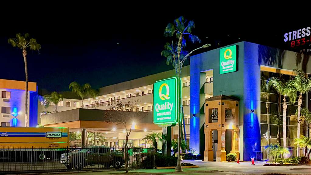 Quality Inn & Suites Los Angeles Airport Stadium District in Inglewood, United States