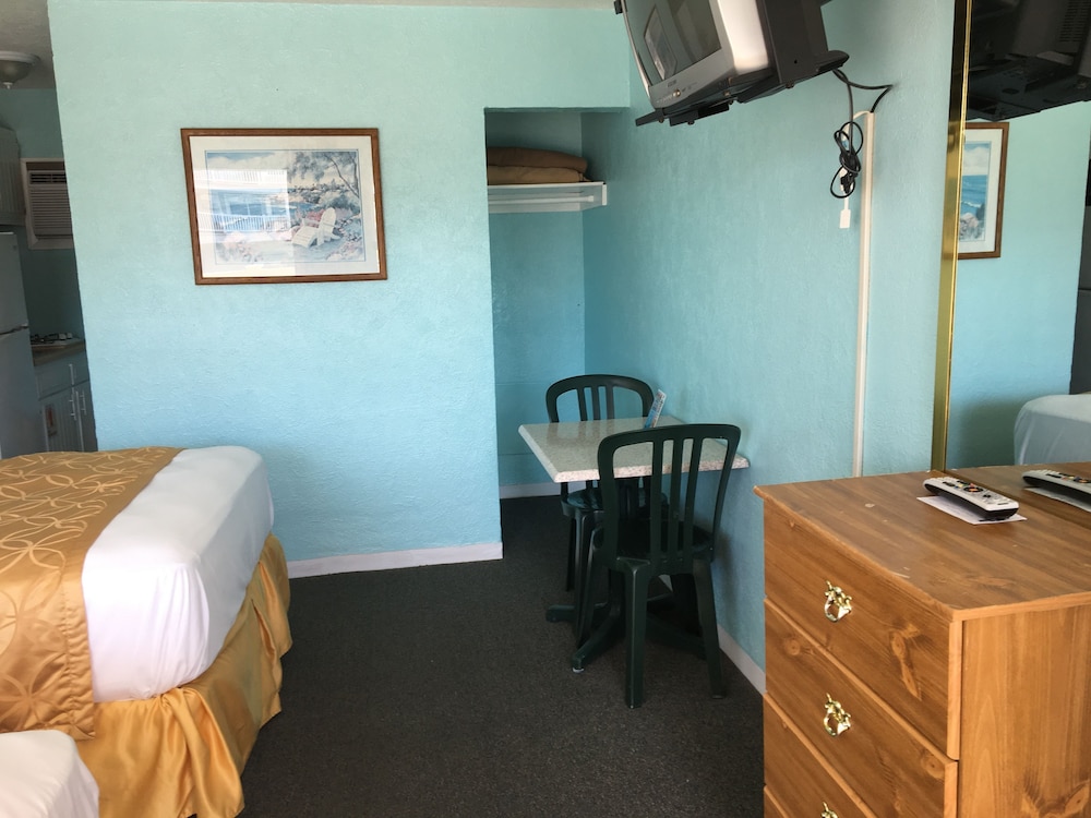 Harbor Mist Family Motel - photo 4