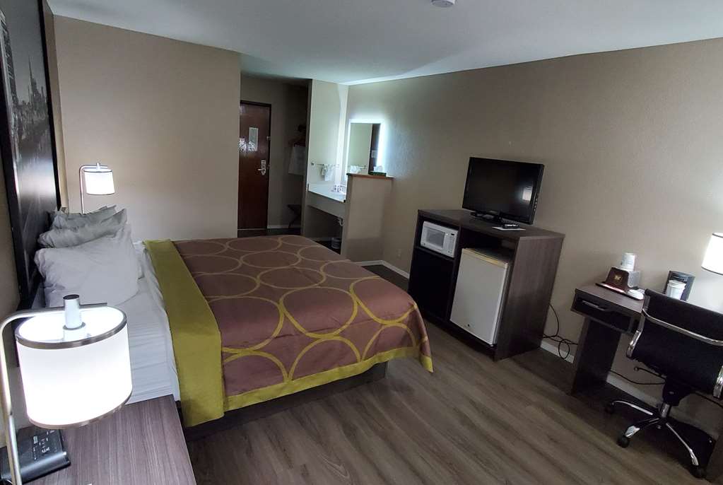 Super 8 by Wyndham Paris - photo 8