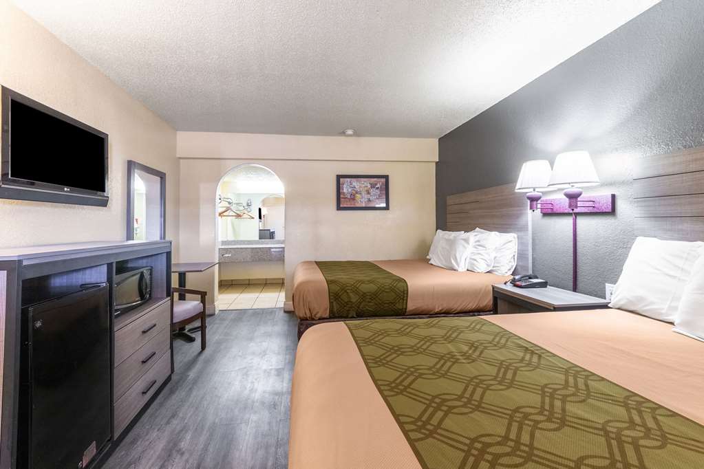 Econo Lodge San Marcos University Area - photo 10