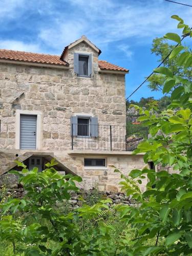 Stone house Gazda — 4-Star Luxury Hotel in Omis, Croatia